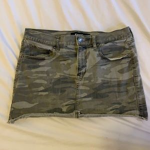 Jean camo mini skirt